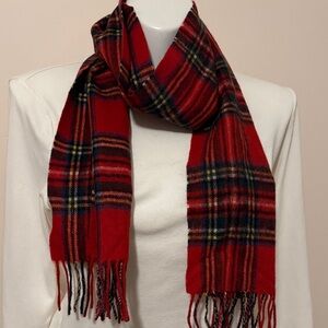 Elegant Red Plaid Women's Scarf